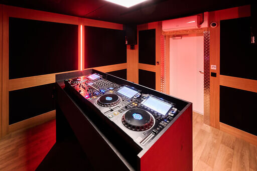 DJ studio equipped with 3 CDJ-3000 and DJM-A9 in Antwerp