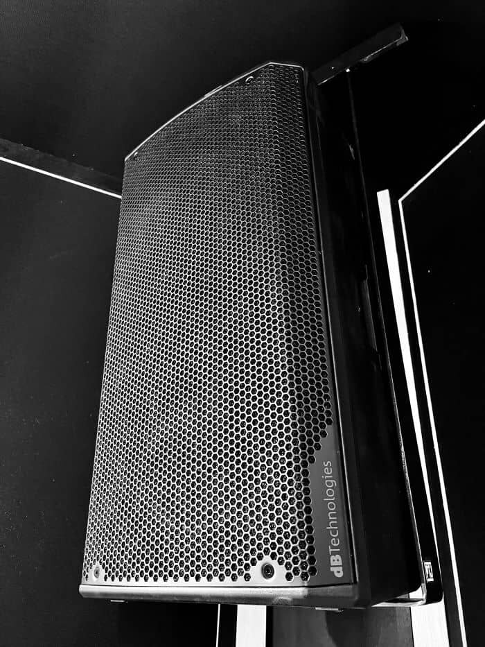 db opera 12 speakers in DJ studio