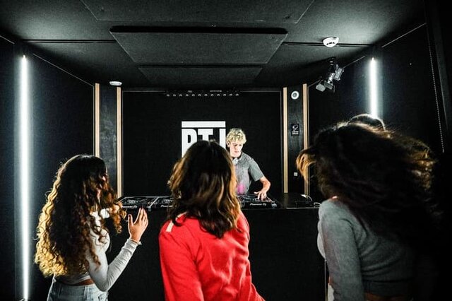 dansen met dj in studio antwerpen